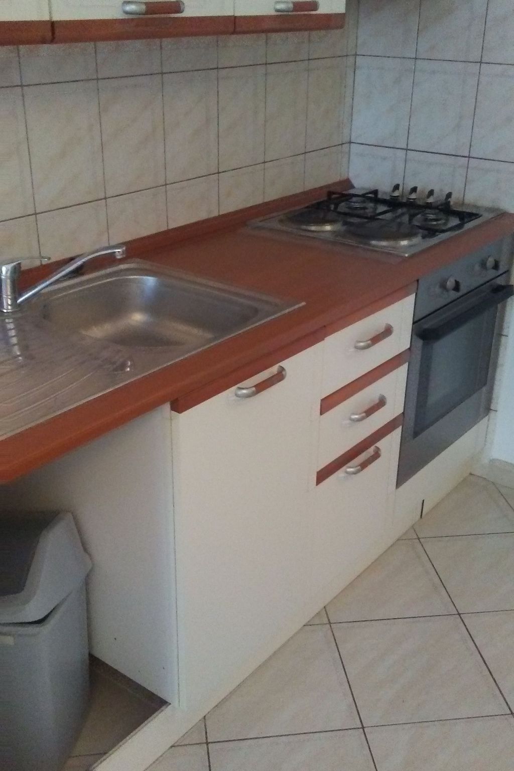 "Apartment Mate 3"-Dedans