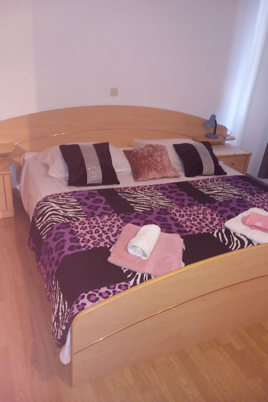 "Apartment Mate 3"-Drinnen