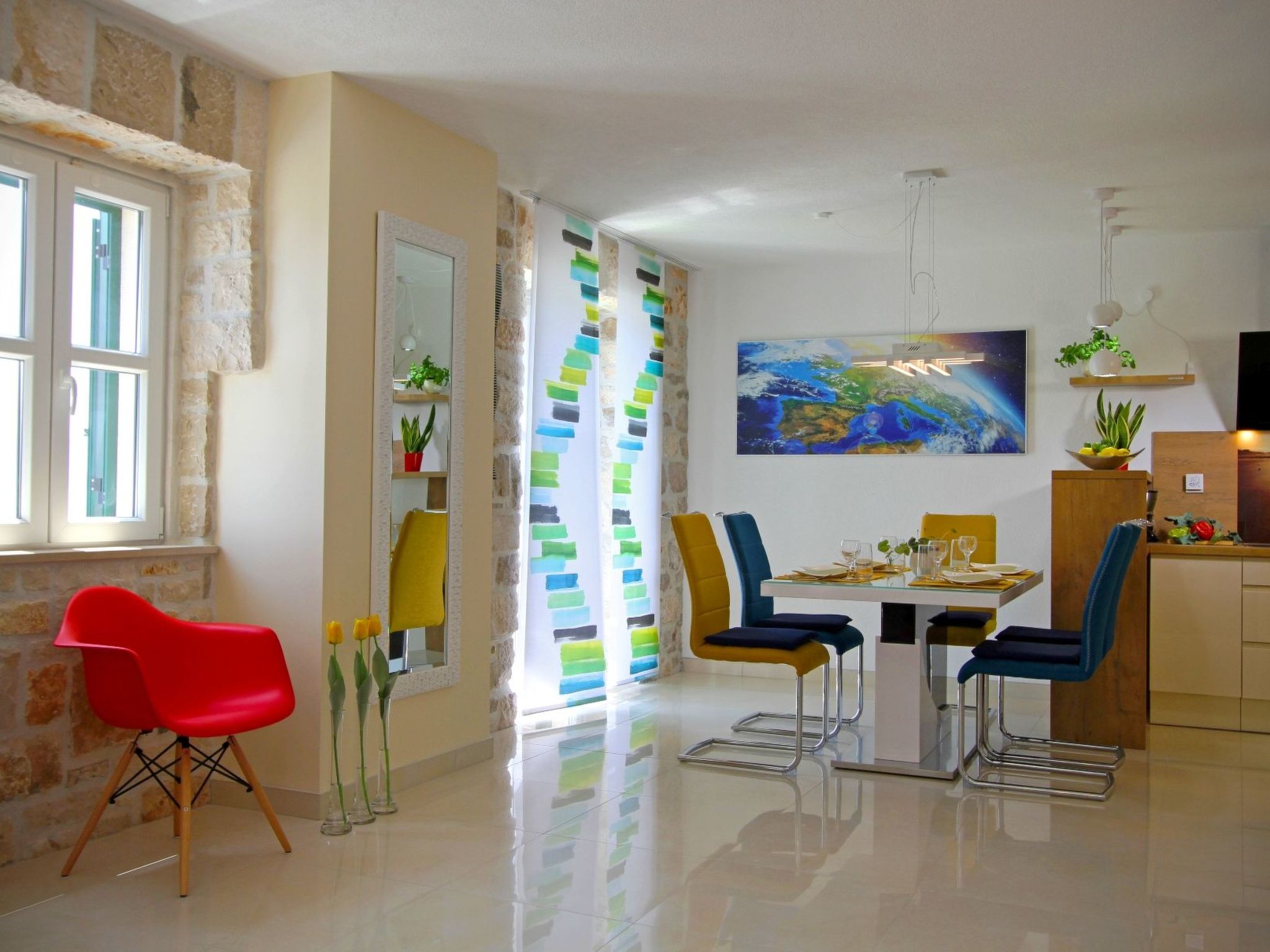 In Bol mit privatem Parkplatz