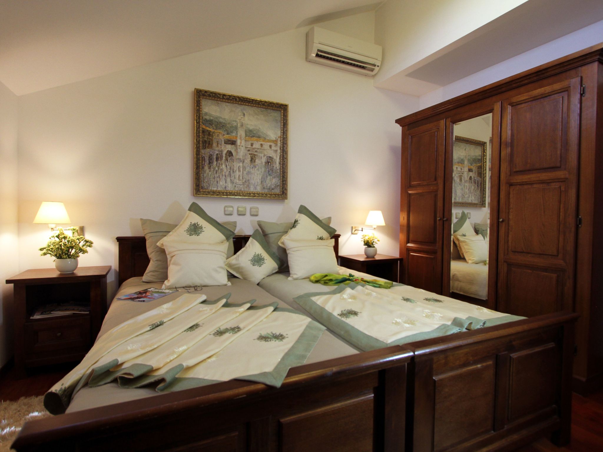 Exklusive Wohnung in Bol mit privatem Parkplatz-Drinnen