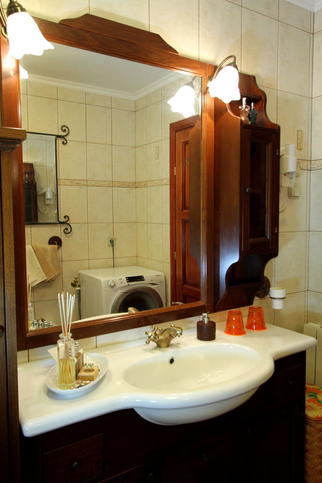 Exklusive Wohnung in Bol mit privatem Parkplatz-Drinnen