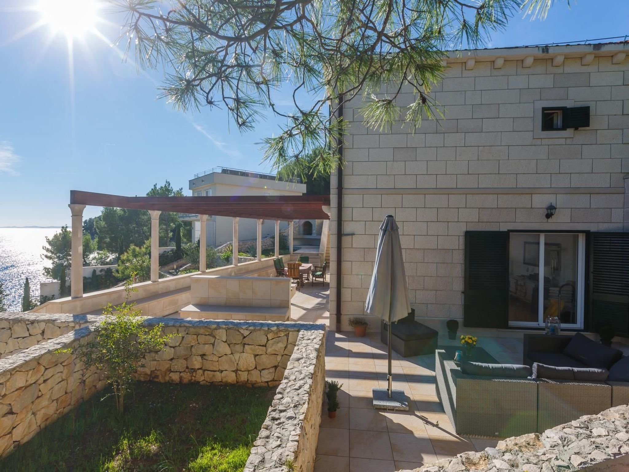 Ferienvilla "Osibova" mit Blick auf das Wasser-Drinnen