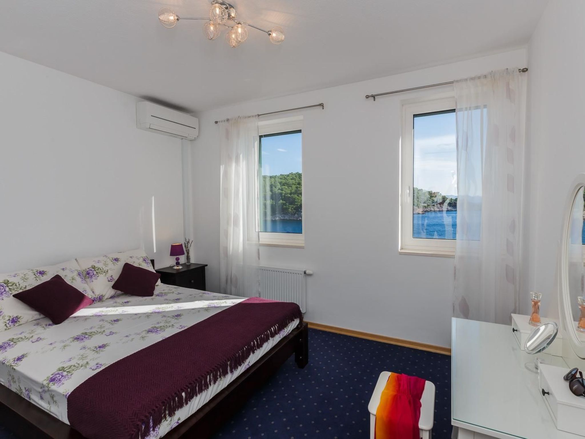 Ferienvilla "Osibova" mit Blick auf das Wasser-Drinnen