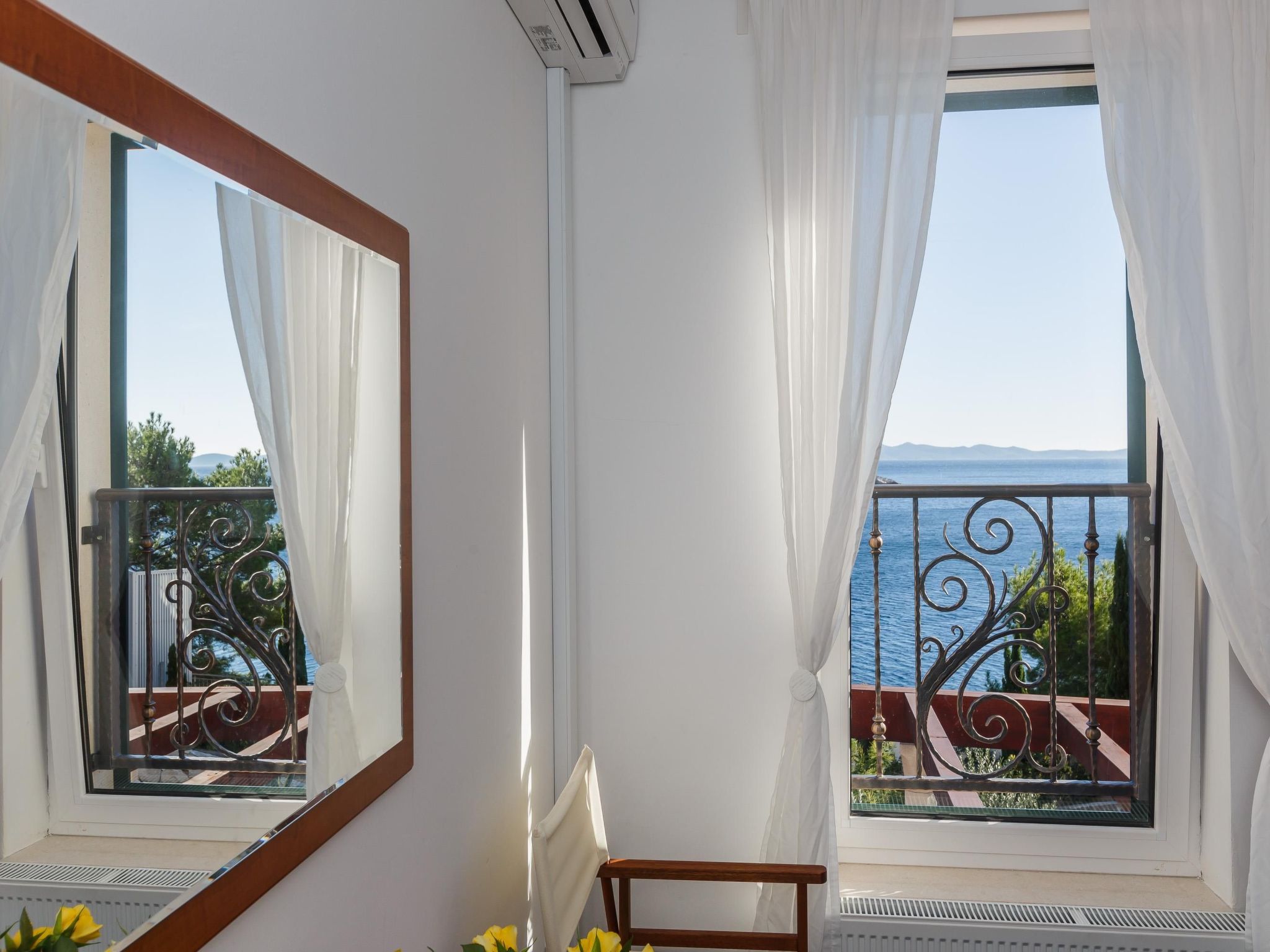 Ferienvilla "Osibova" mit Blick auf das Wasser