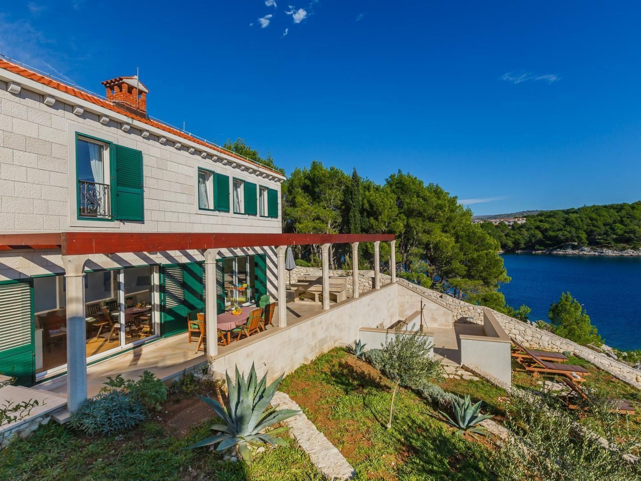 Ferienvilla "Osibova" mit Blick auf das Wasser-Drinnen