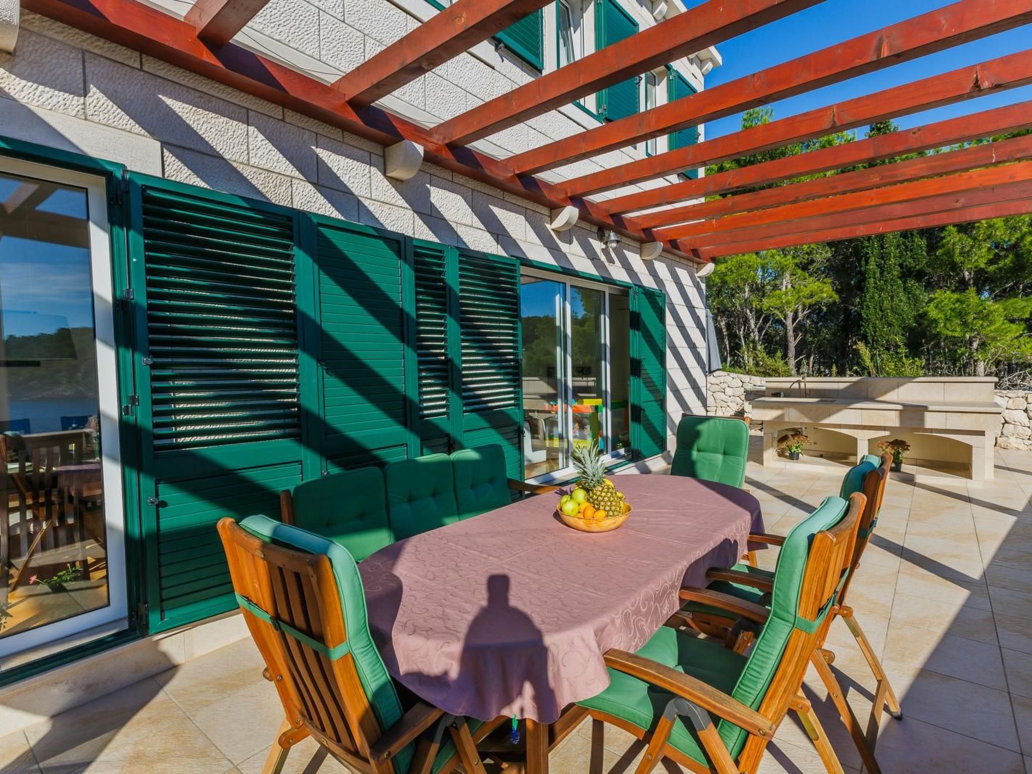 Ferienvilla "Osibova" mit Blick auf das Wasser-Drinnen