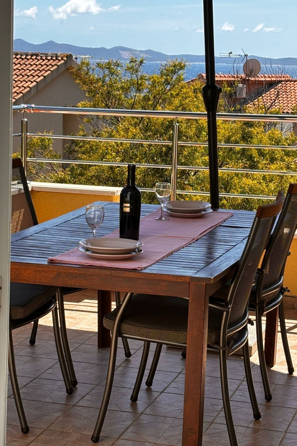 "Lile" mit Blick auf das Wasser