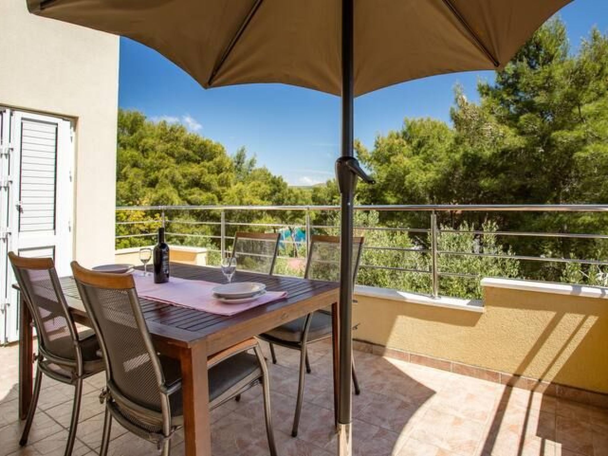 "Lile" mit Blick auf das Wasser-Dedans