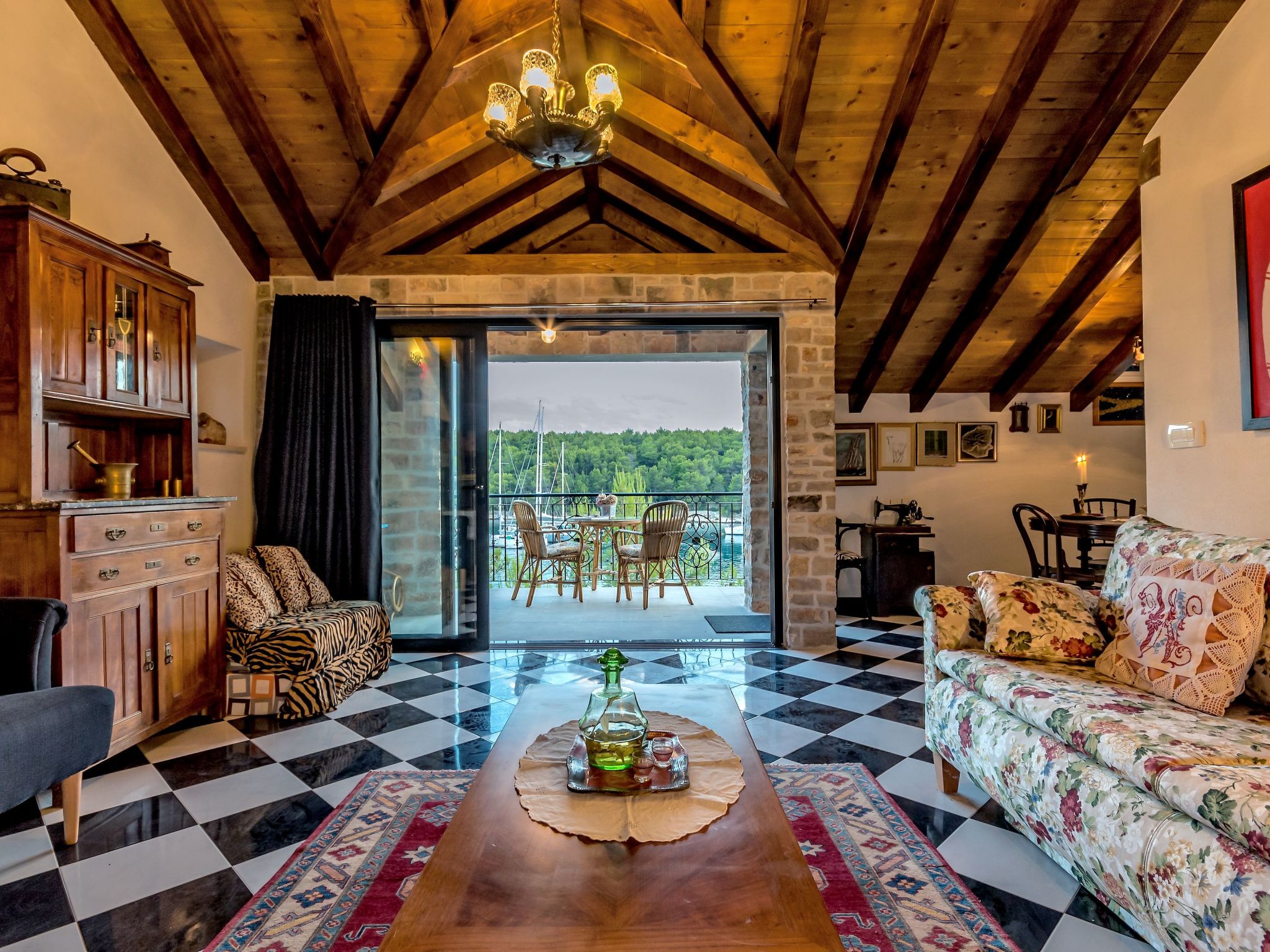 Hidden Heaven Private Resort - Beheizter Pool