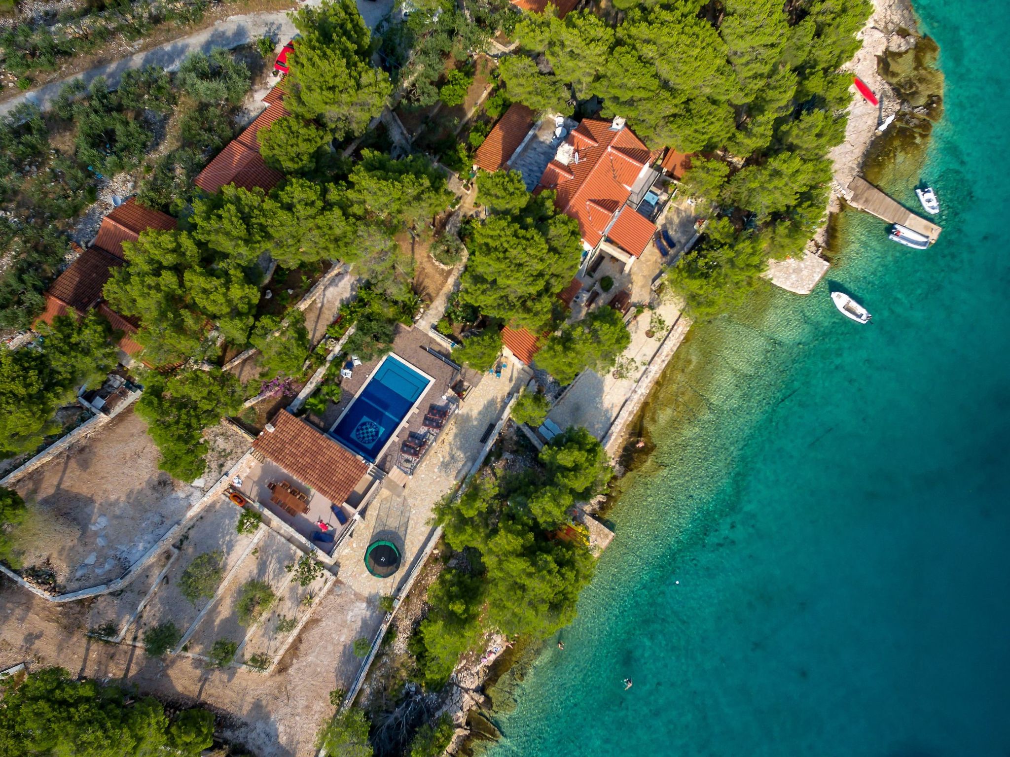 Hidden Heaven Private Resort - Beheizter Pool-Dedans