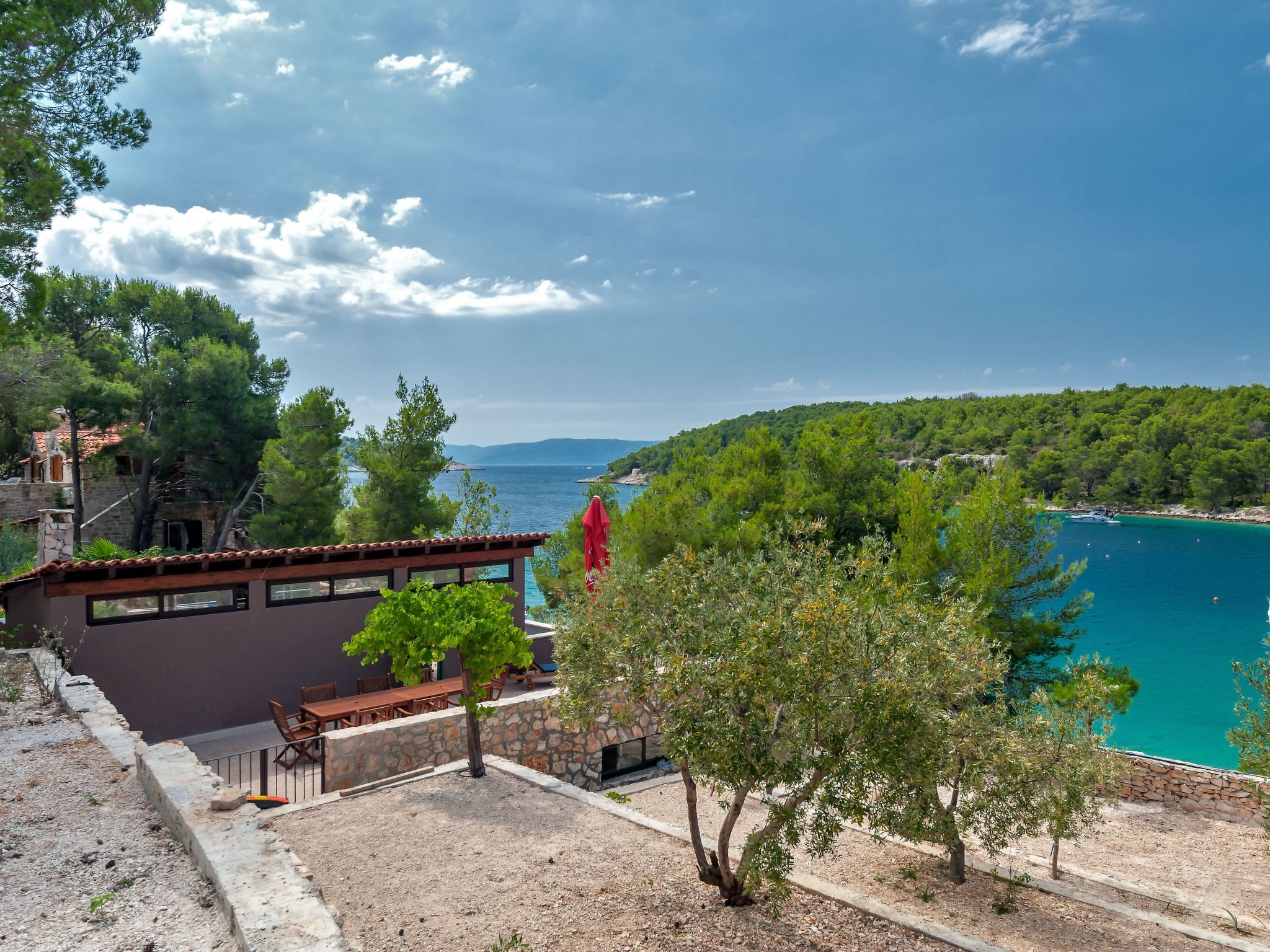 Hidden Heaven Private Resort - Beheizter Pool-Dedans