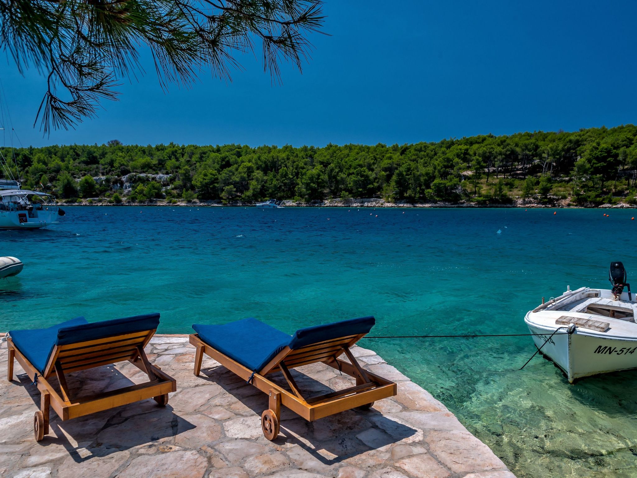 Hidden Heaven Private Resort - Beheizter Pool-Dedans