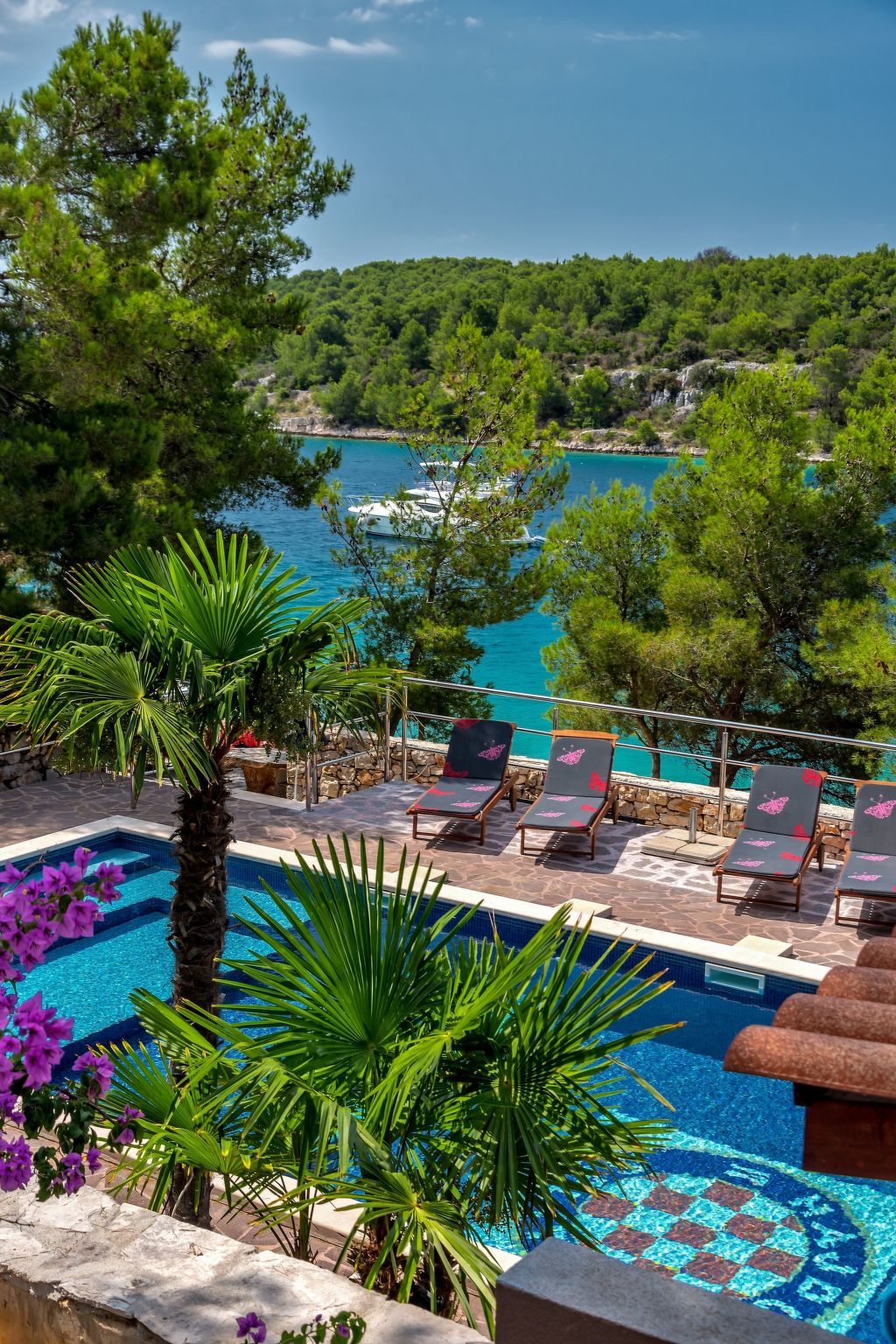 Hidden Heaven Private Resort - Beheizter Pool-Dedans