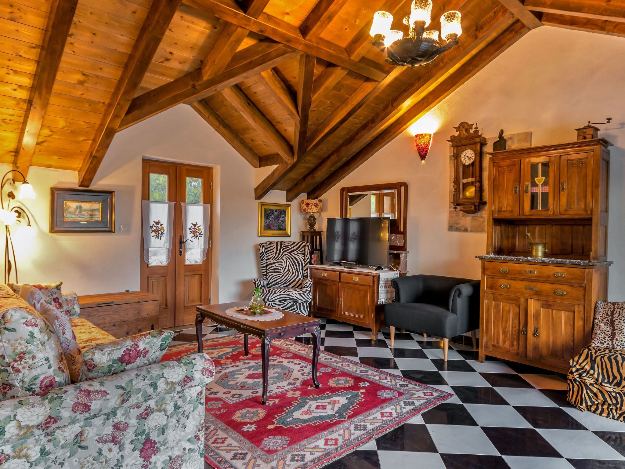 Hidden Heaven Private Resort - Beheizter Pool-Dedans