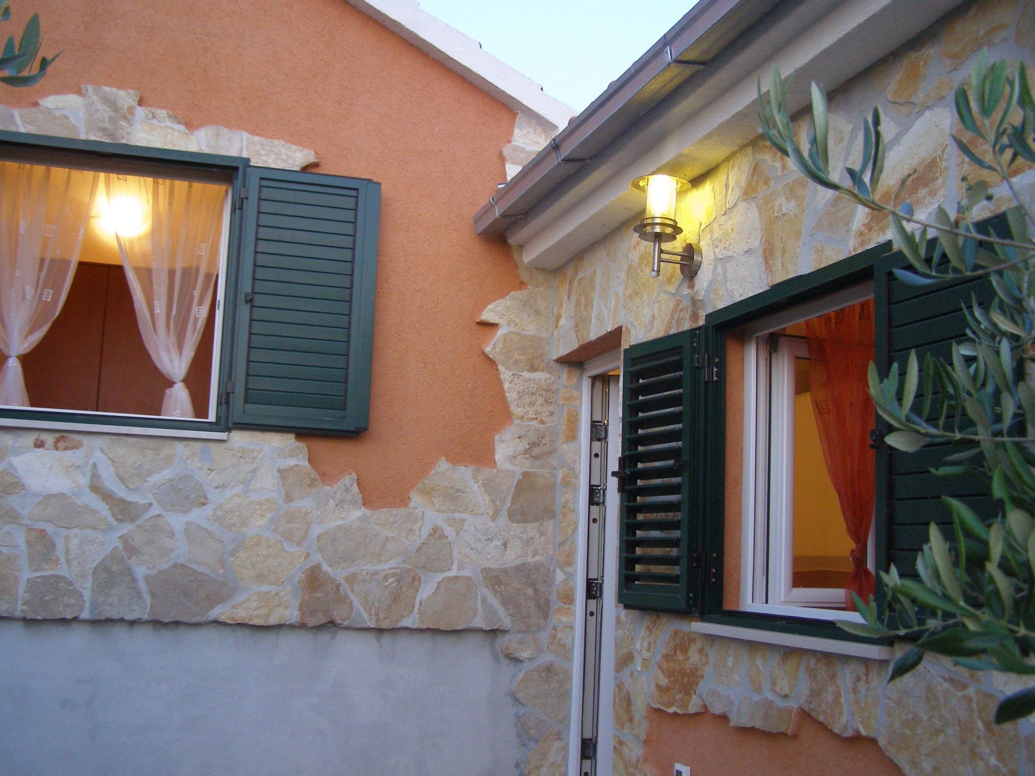 Für 4 Personen  + 6 Kinder ca. 144 m&sup2; in Milna auf Brac, Adriaküste Kroati-Image-tags.info