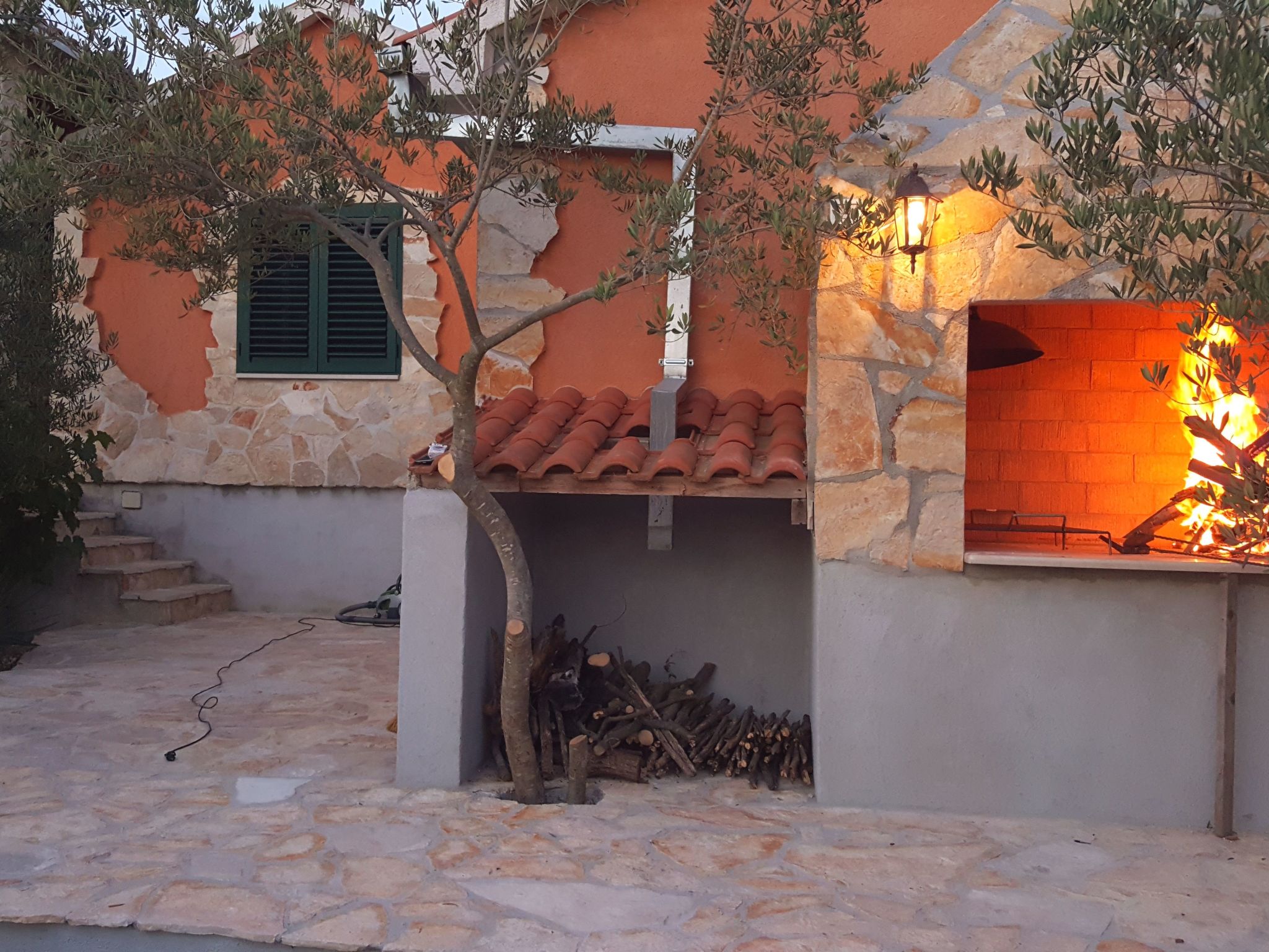 Für 4 Personen  + 6 Kinder ca. 144 m&sup2; in Milna auf Brac, Adriaküste Kroati-Image-tags.info