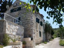 Charmantes Steinhaus mit Pool und Panoramablick