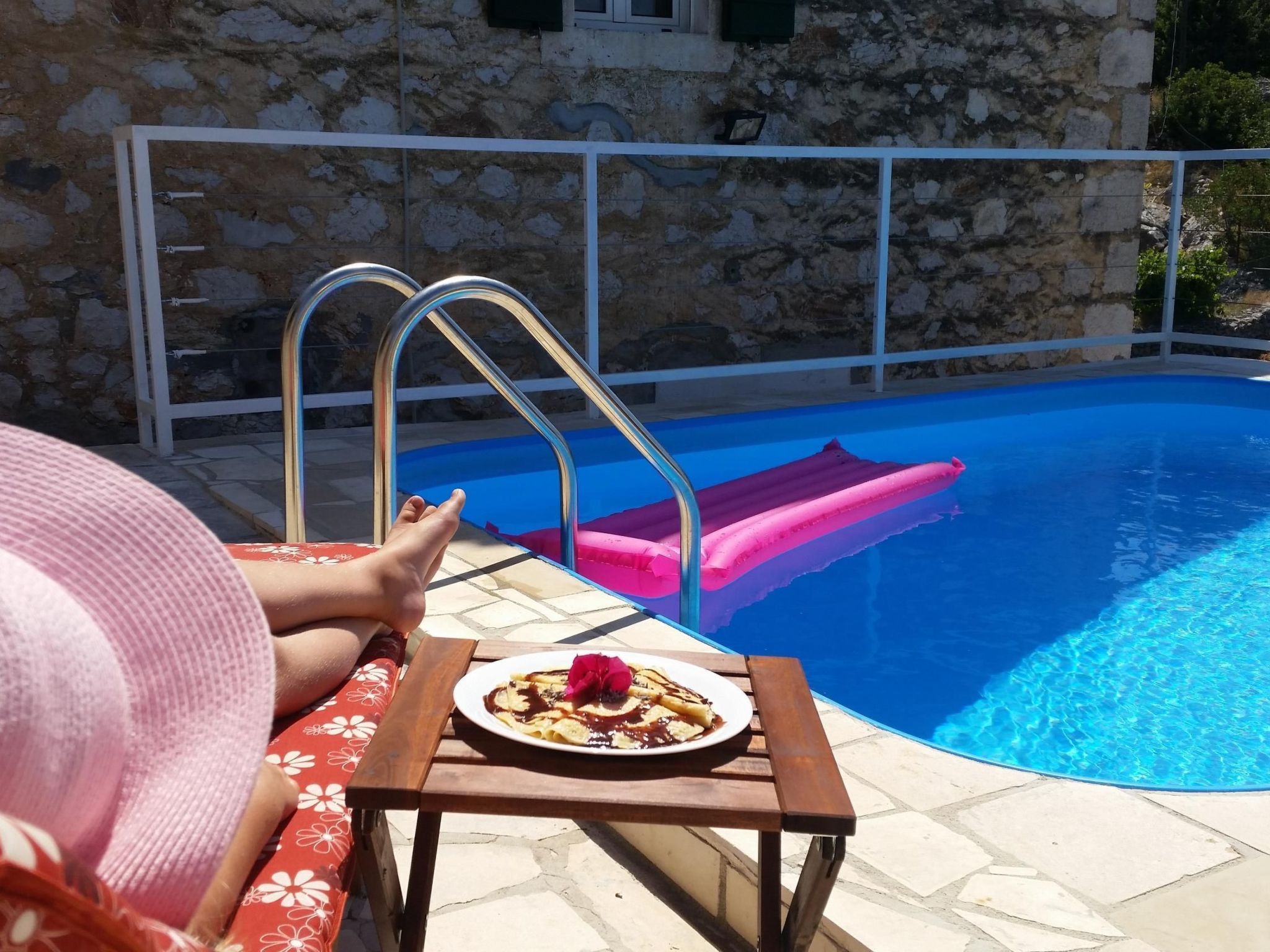 Charmantes Steinhaus mit Pool und Panoramablick-Binnen