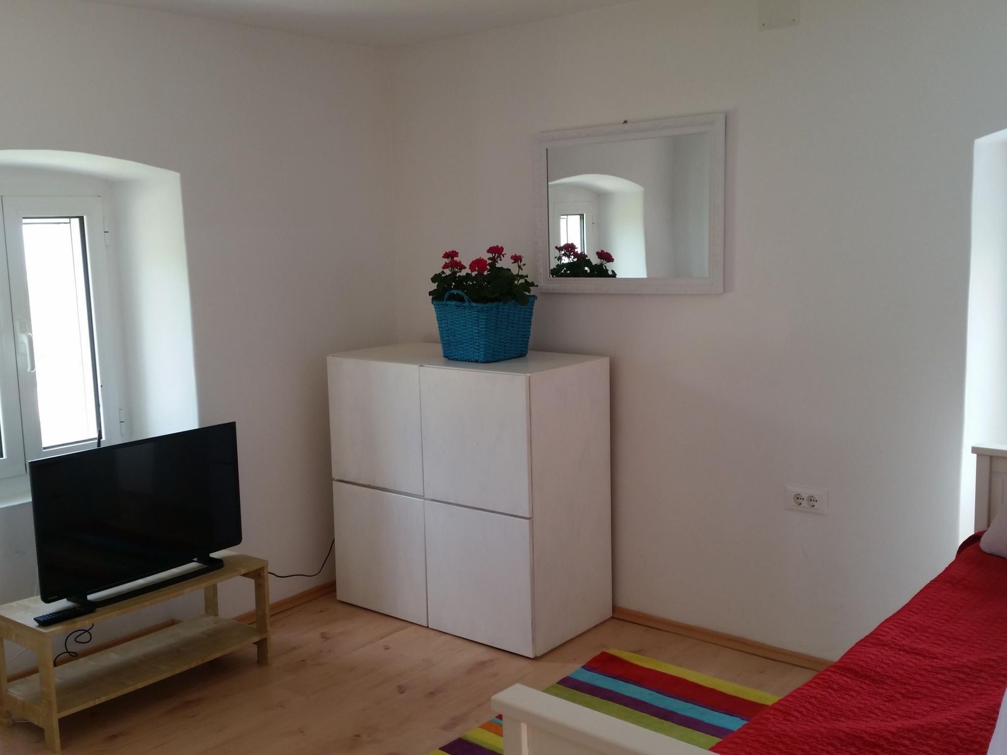 Charmantes Steinhaus mit Pool und Panoramablick-Binnen