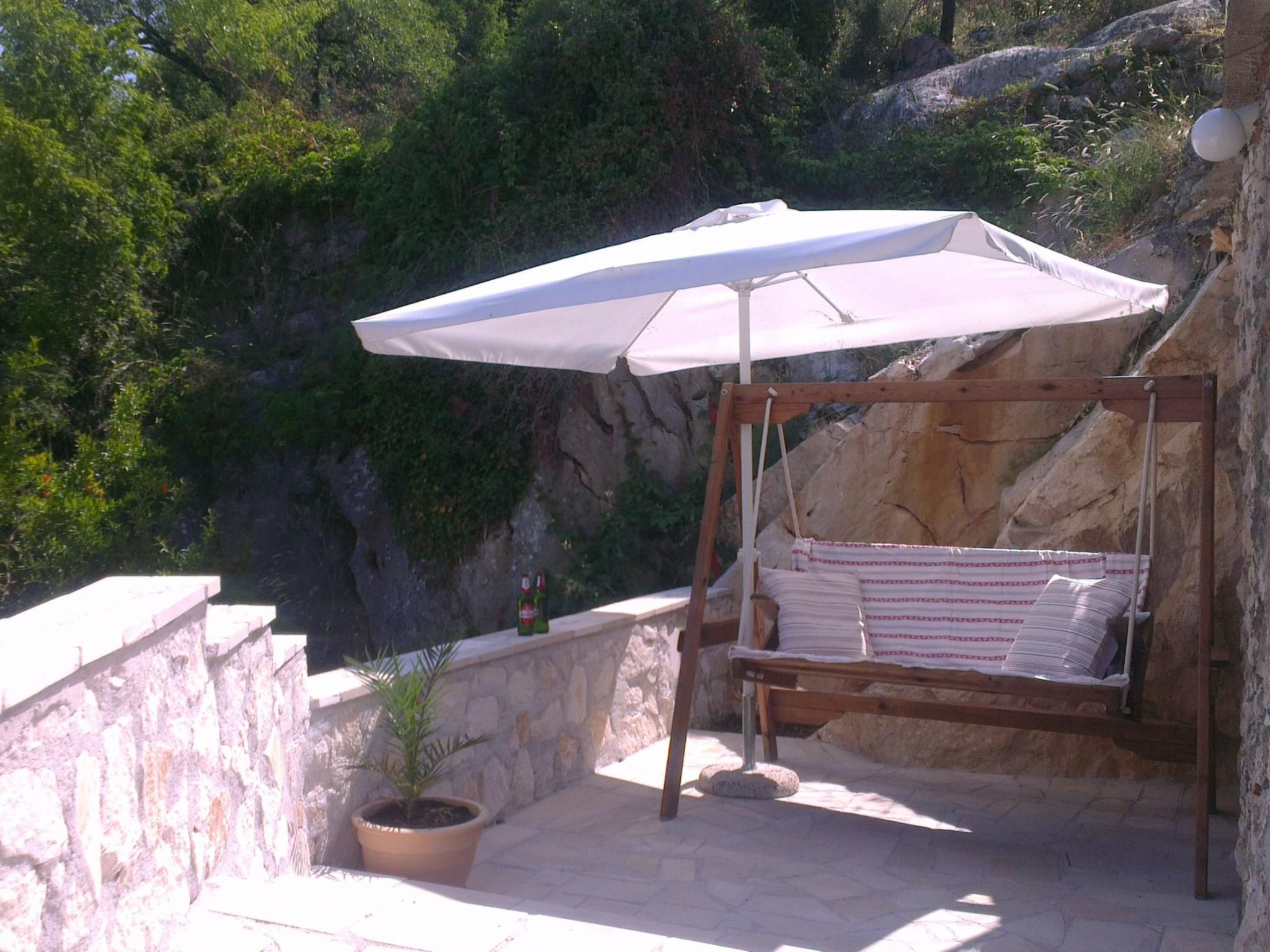 Charmantes Steinhaus mit Pool und Panoramablick-Binnen