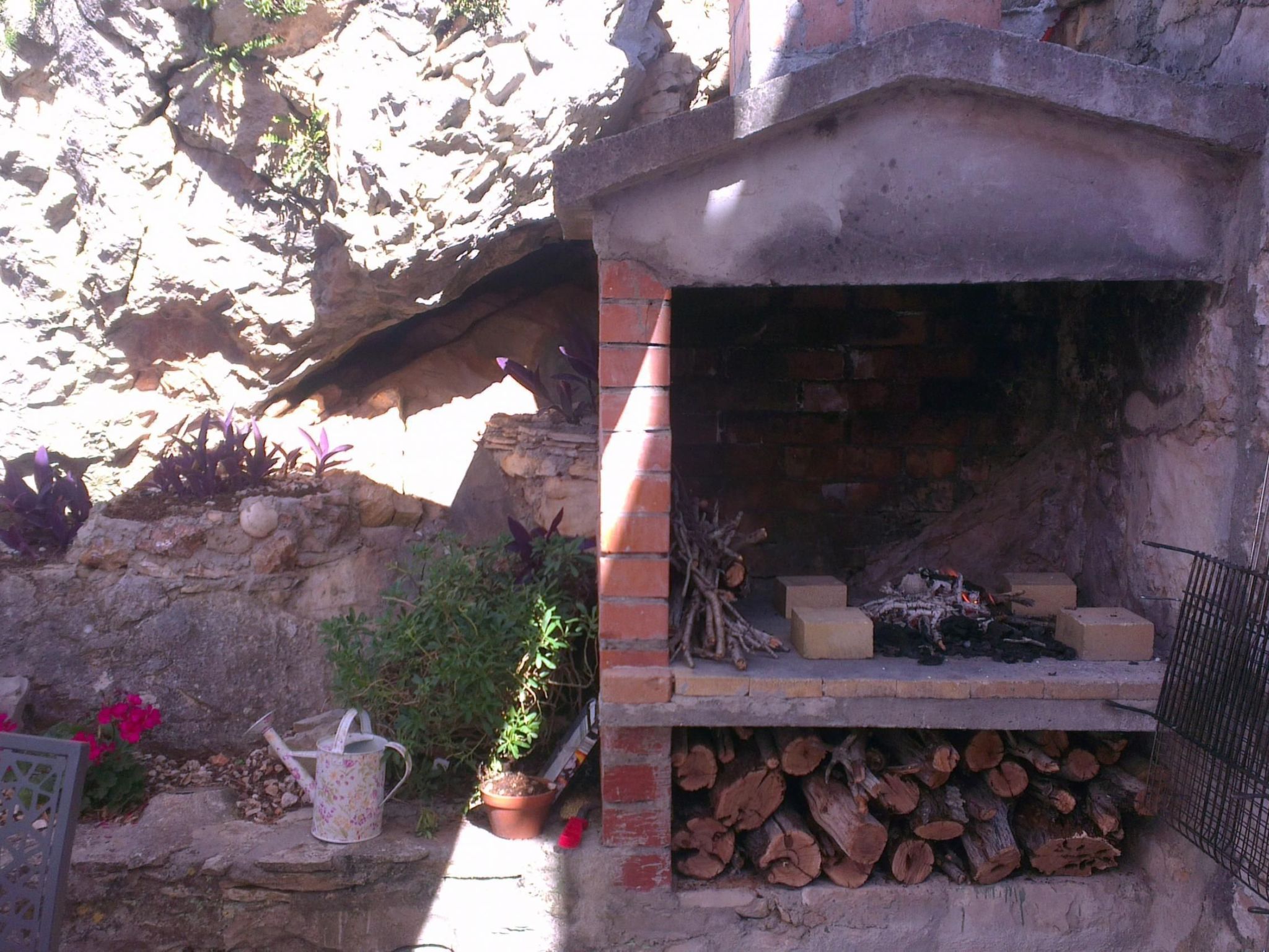 Charmantes Steinhaus mit Pool und Panoramablick-Binnen