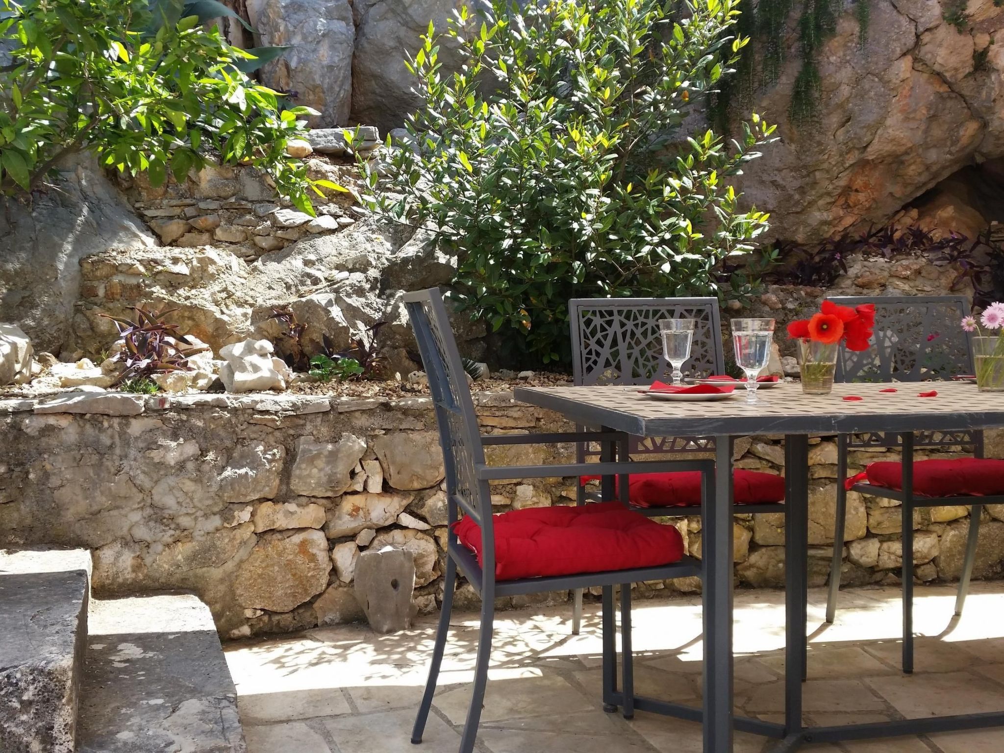 Charmantes Steinhaus mit Pool und Panoramablick-Binnen