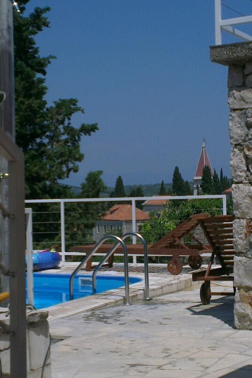 Charmantes Steinhaus mit Pool und Panoramablick-Binnen