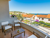 Knus appartement bij zee met zwembad op het eiland Brač - thumbnail 6