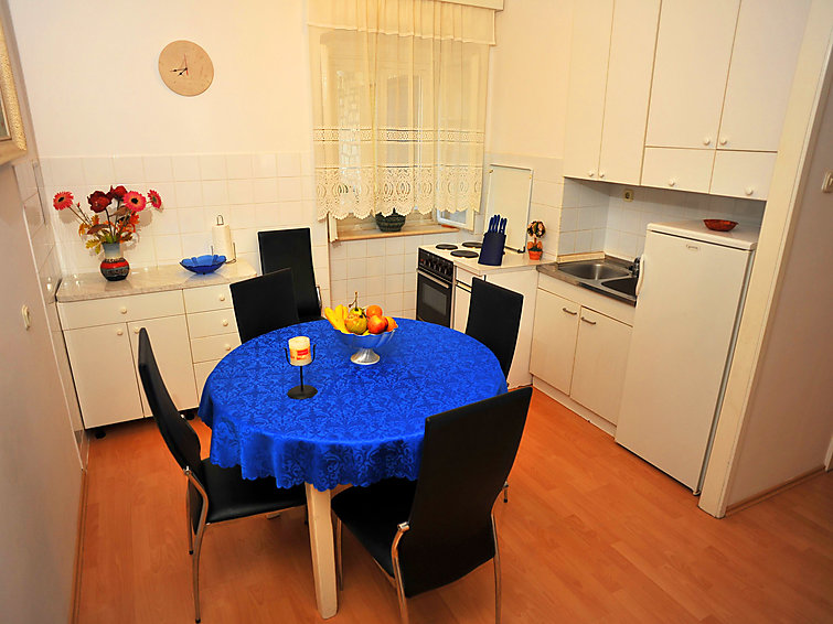 Mirta Apartment in Brac Island