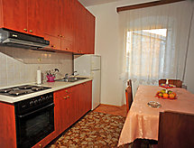 Mirta: Fijn appartement op 25 meter van zee in Sutivan, Brač - thumbnail 6