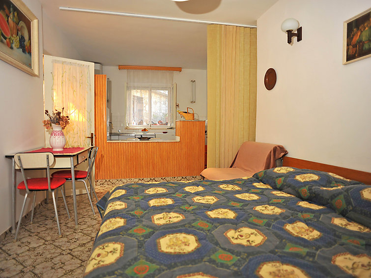 Mirta Apartment in Brac Island