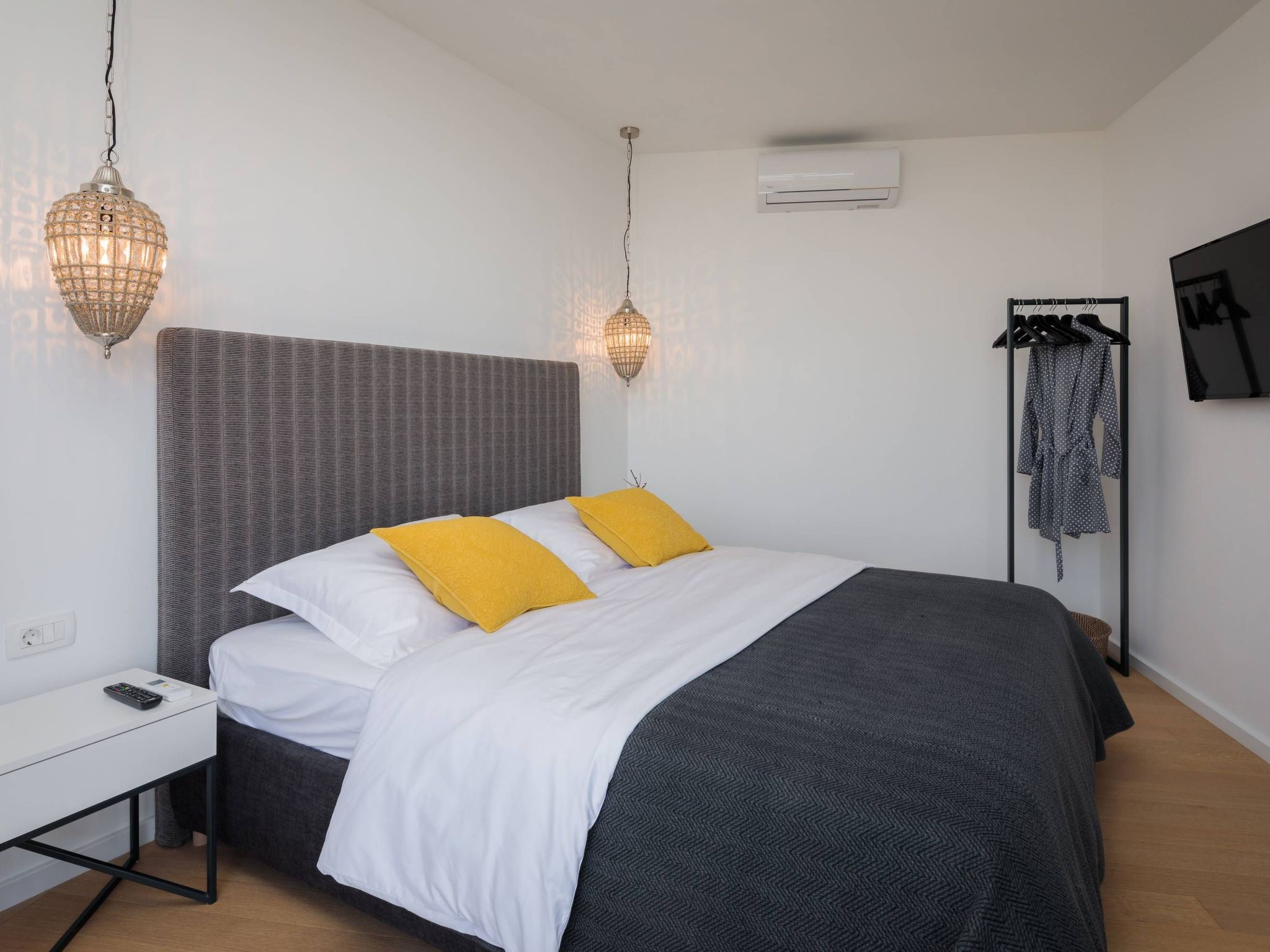 Semper Vivum Villa-Inside