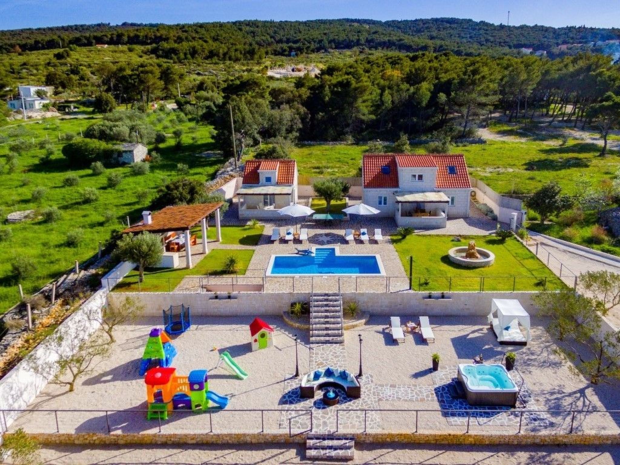 Villa Mis, Haus in Supetar mit privatem Pool-Inside