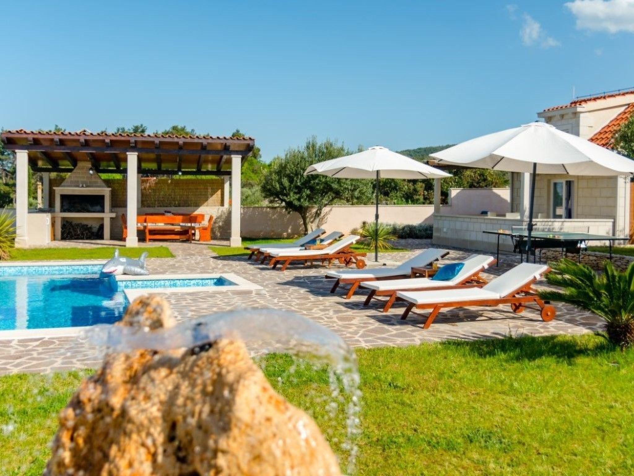 Villa Mis, Haus in Supetar mit privatem Pool-Inside