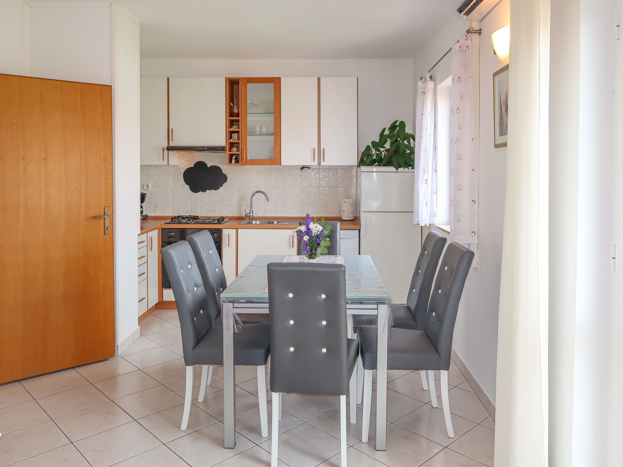 Appartement Ana – Cuisine et coin repas, photo 6 sur 26