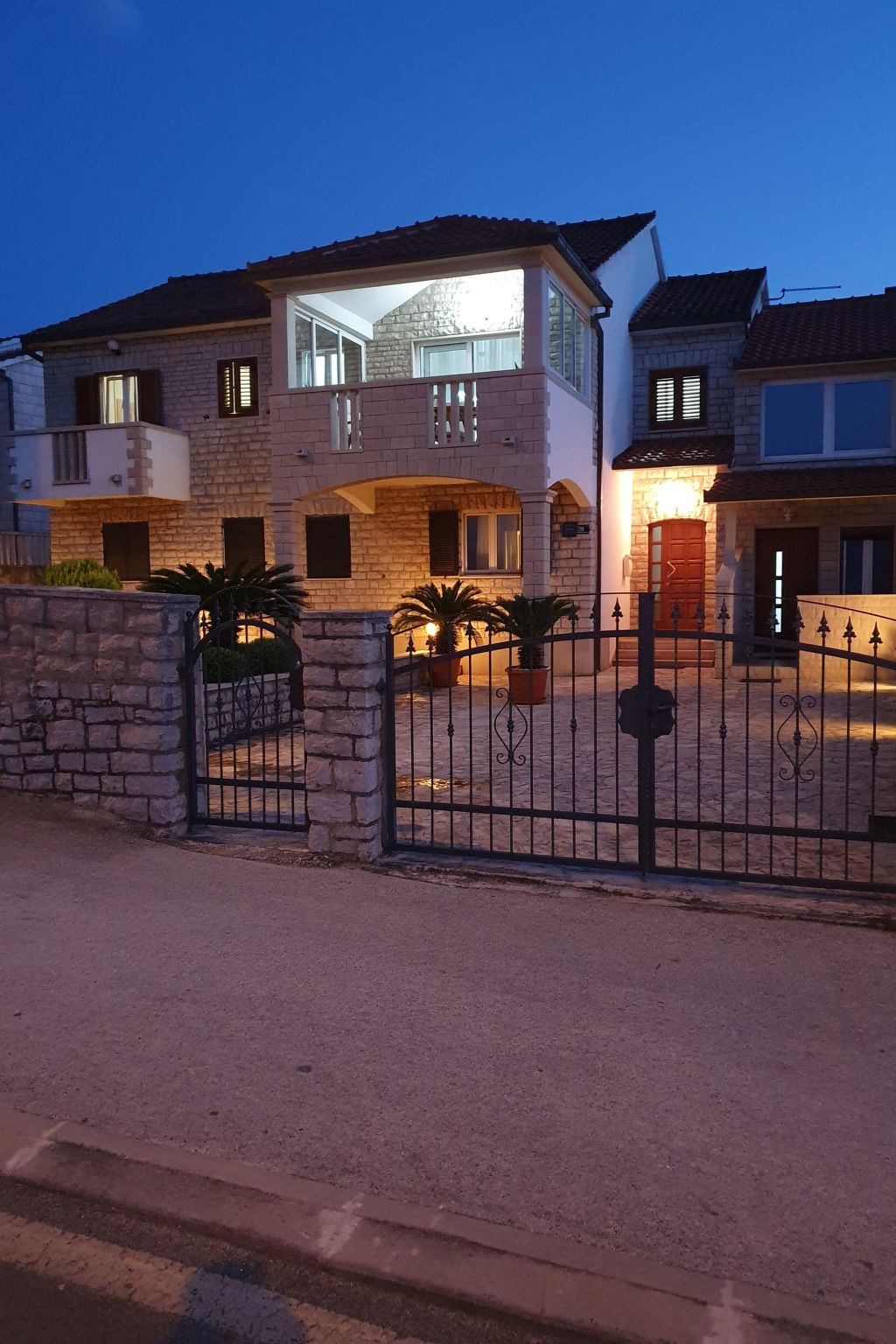 Komplett ausgestattete Wohnung für 7 Personen-Inside