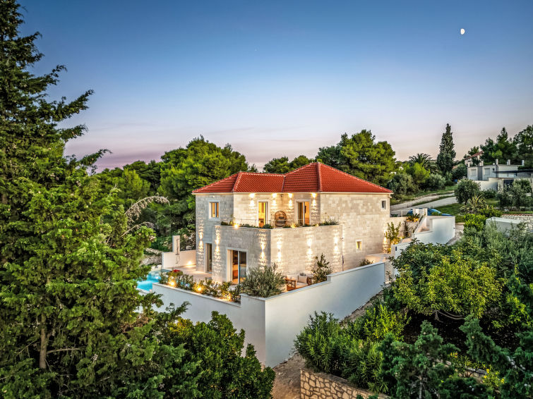 8-persoons villa Brax8 met privézwembad in Splitska, Brač in Splitska