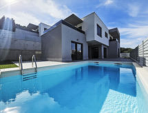 Aloa II: Nieuwe luxe villa met zwembad op 300m van zee in Splitska, Brač - thumbnail 1