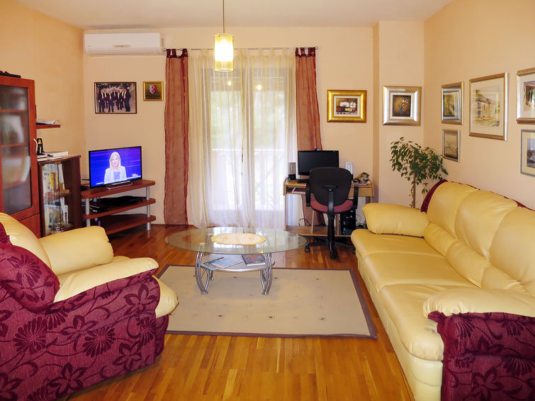Search and Stay destination Mirca, Splitsko-dalmatinska županija - Croatia from AU$ 134. Mira
