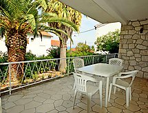 Villa Palma: Vrijstaande oase bij zee in Postira, Brač - thumbnail 2