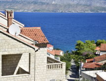 Villa Bay View: Luxe villa aan zee met panoramisch uitzicht op Brač - thumbnail 6