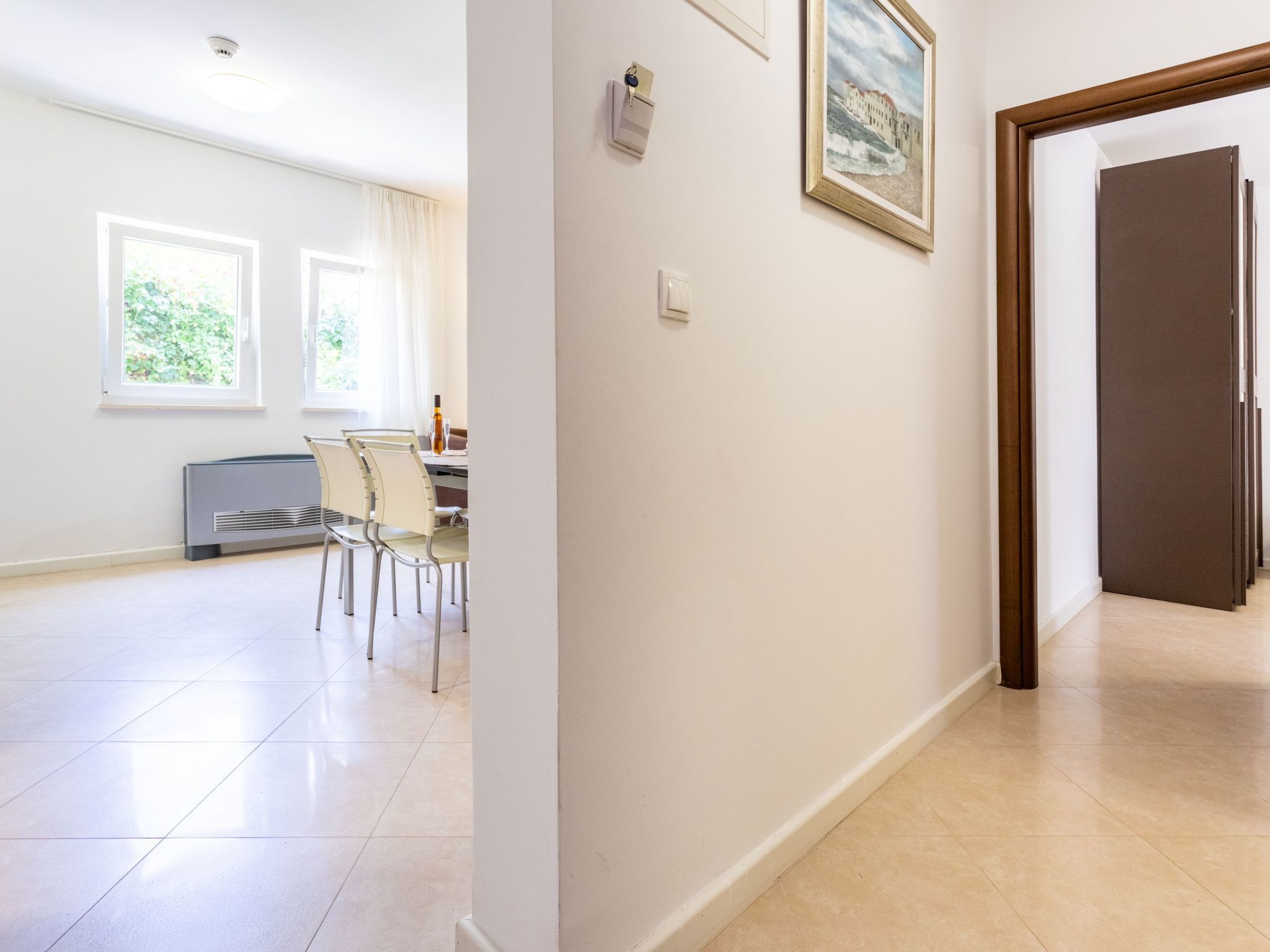 Geräumige Ferienwohnung mit privatem Sonnenbalkon-Dedans