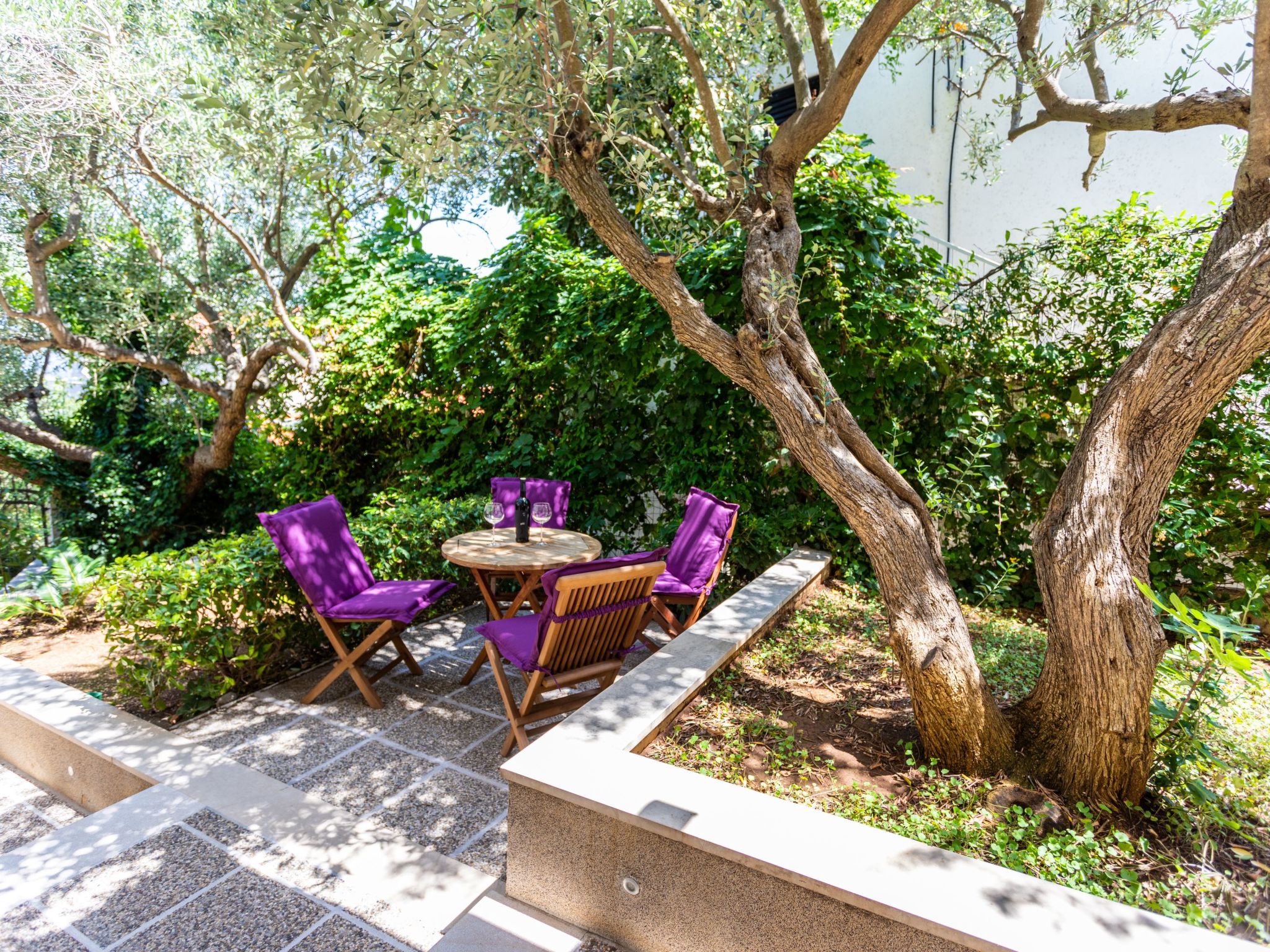 Geräumige Ferienwohnung mit privatem Sonnenbalkon-Dedans