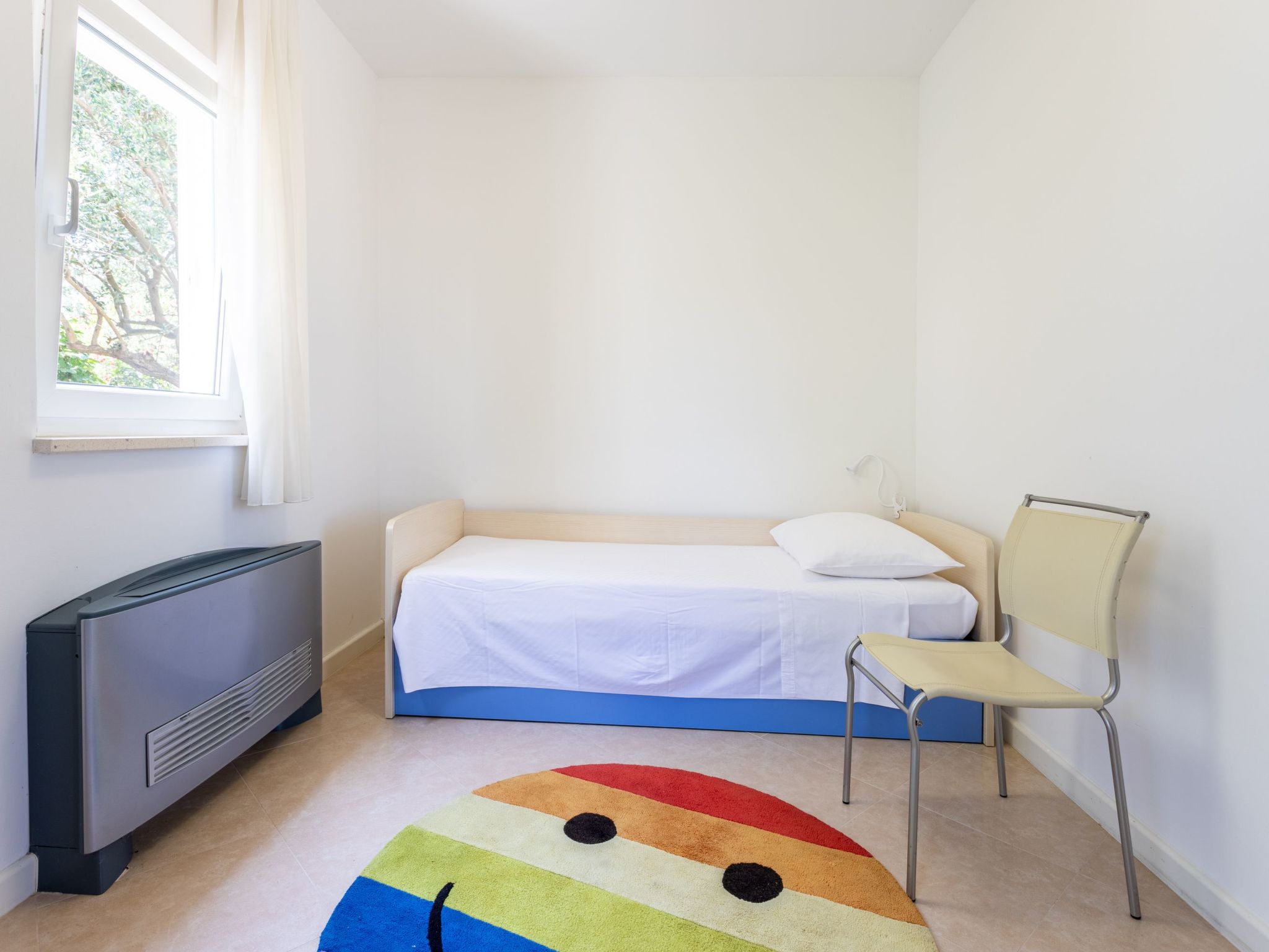 Große Ferienwohnung mit Pool, Garten und Terrasse-Dedans