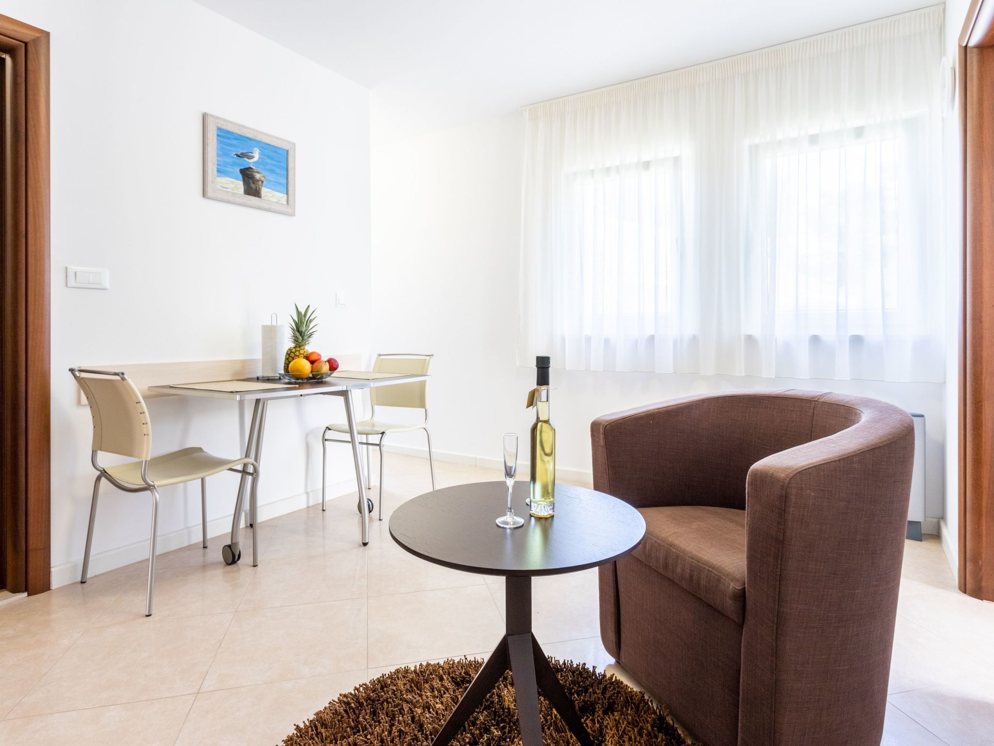 Luxuriöse Ferienwohnung mit Poolblick-Dedans