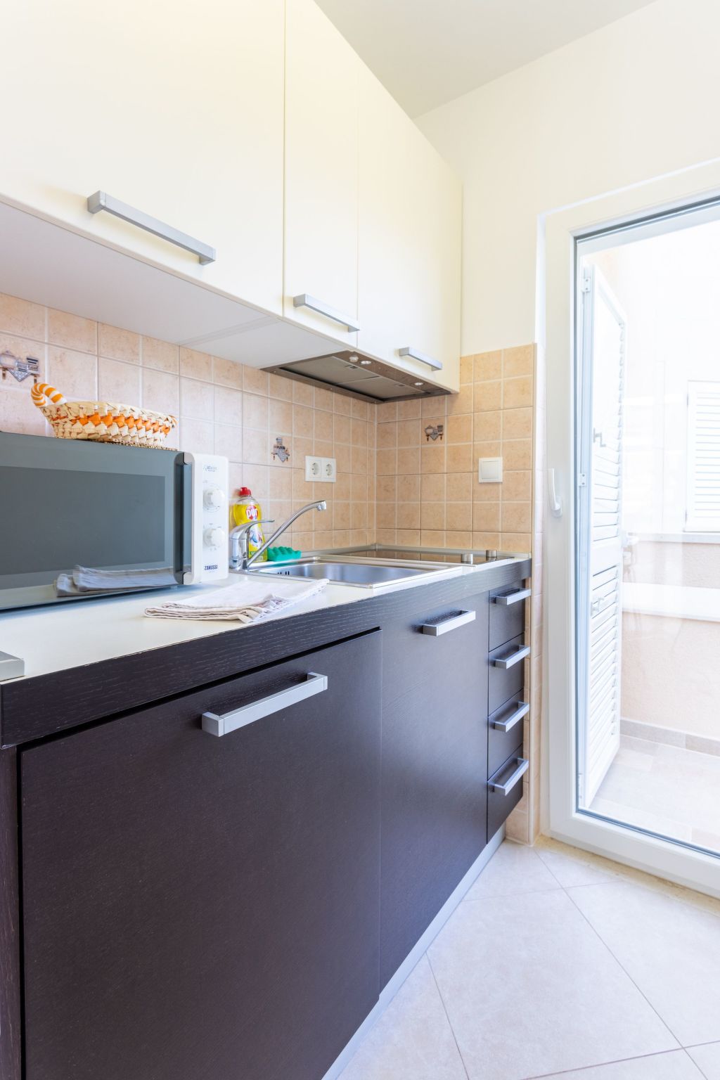 Luxuriöse Ferienwohnung mit Poolblick-Dedans