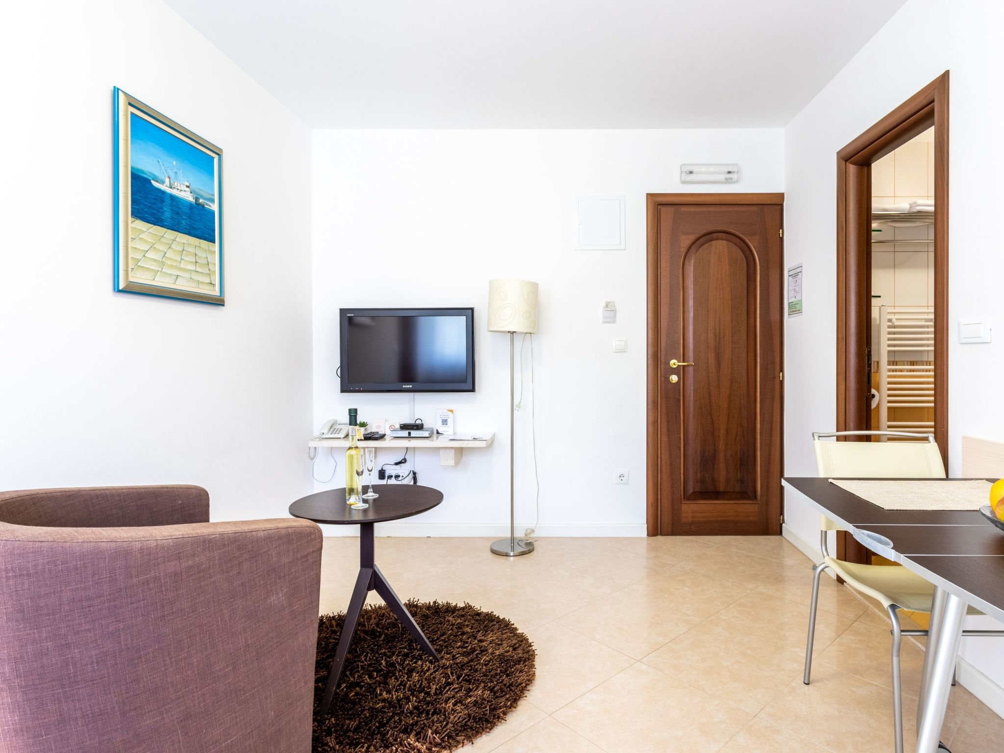 Luxuriöse Ferienwohnung mit Poolblick-Dedans