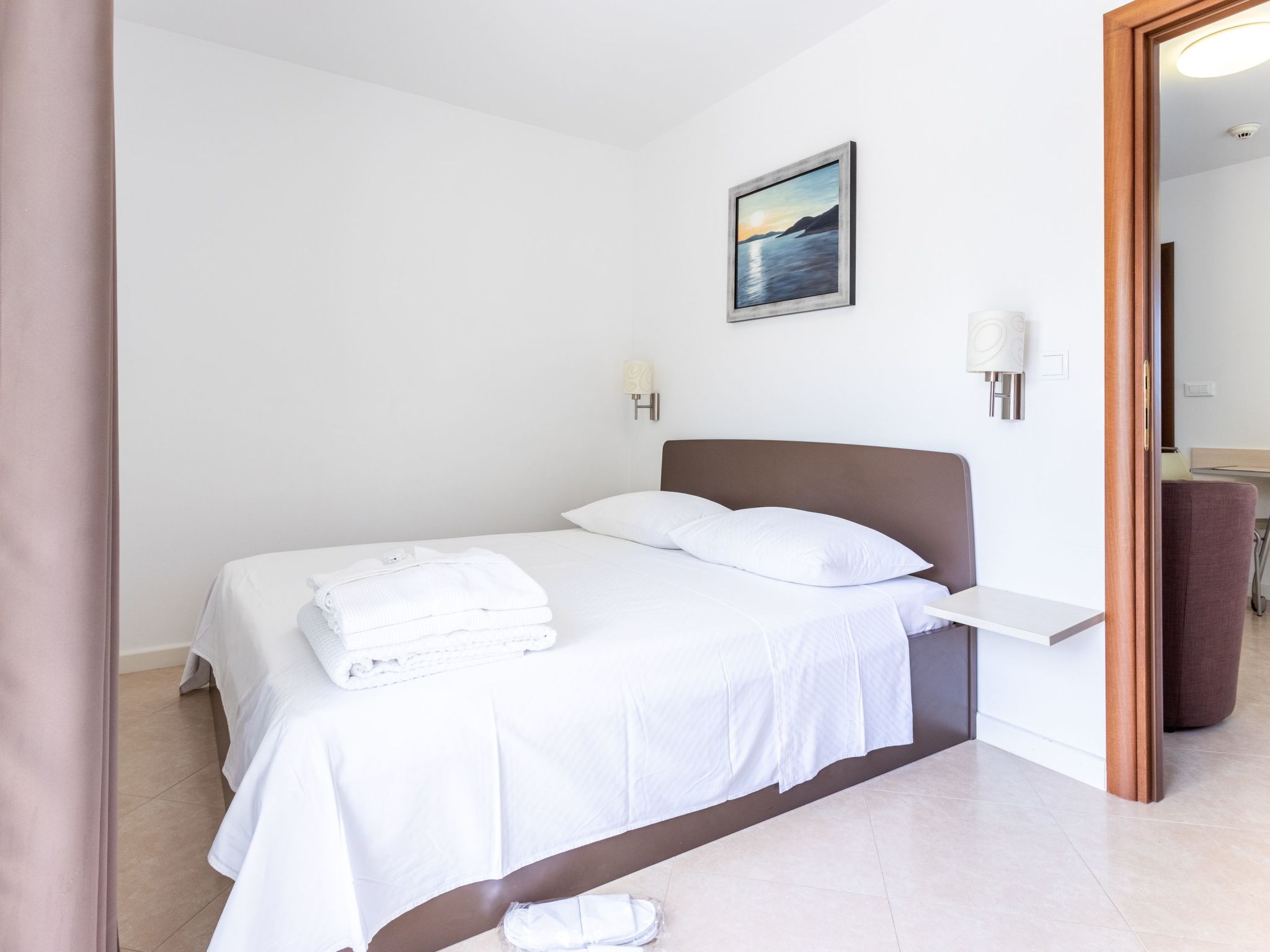 Luxuriöse Ferienwohnung mit Poolblick-Dedans