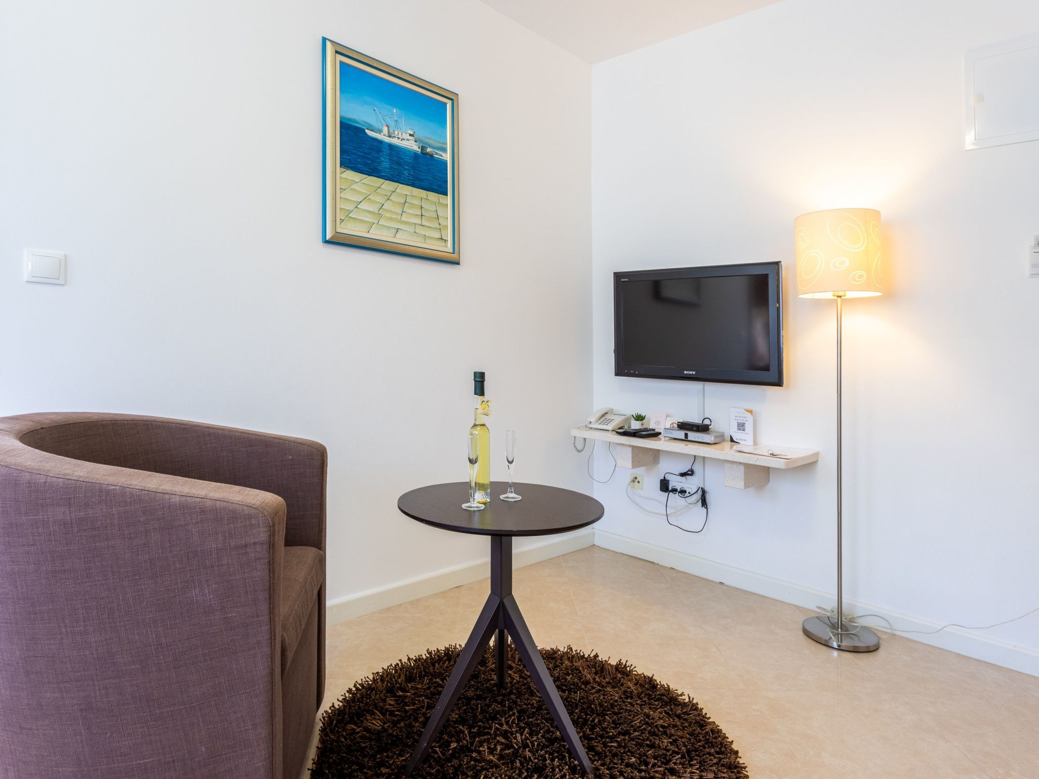 Luxuriöse Ferienwohnung mit Poolblick-Dedans