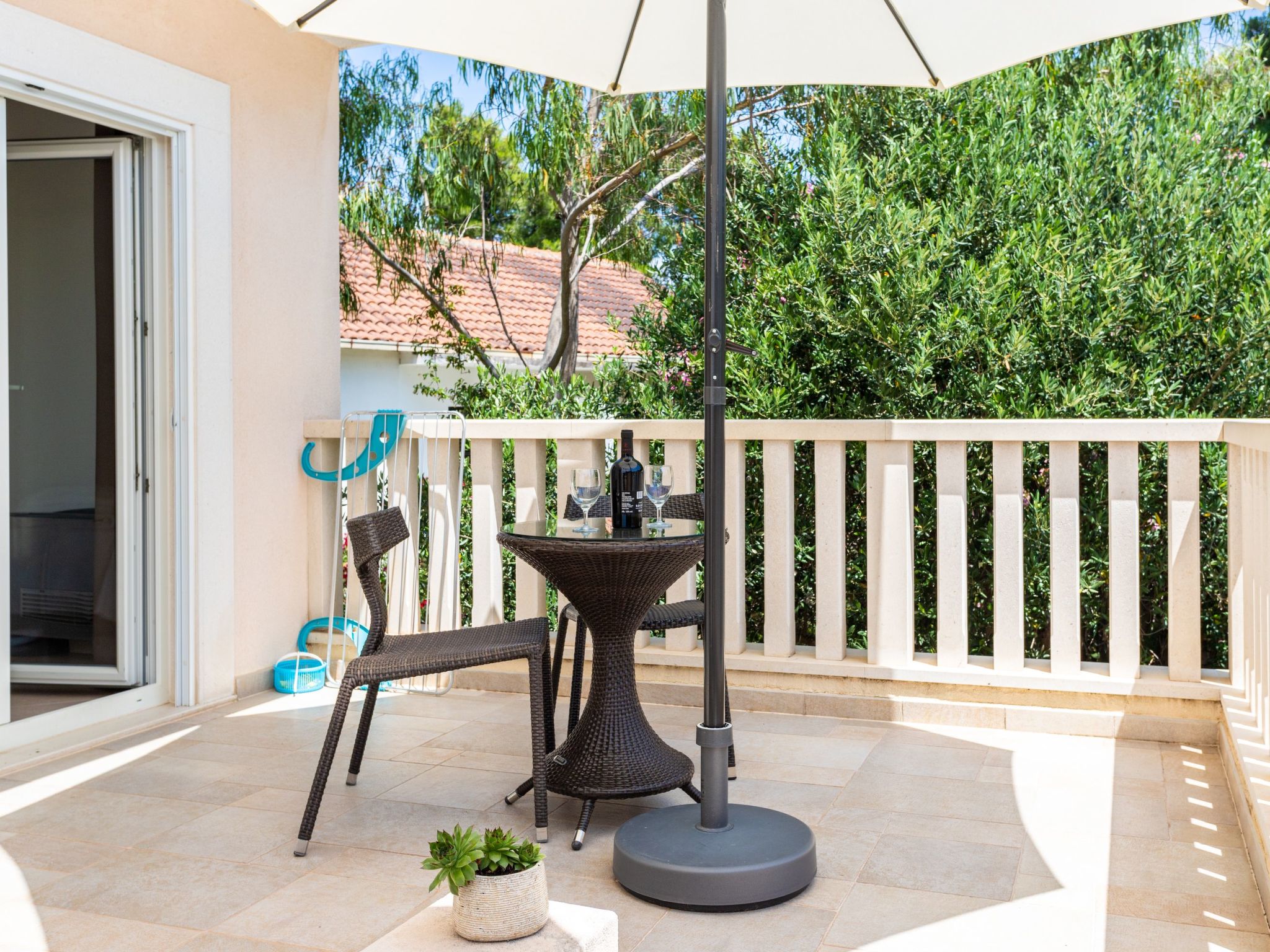 Luxuriöse Ferienwohnung mit Poolblick-Dedans